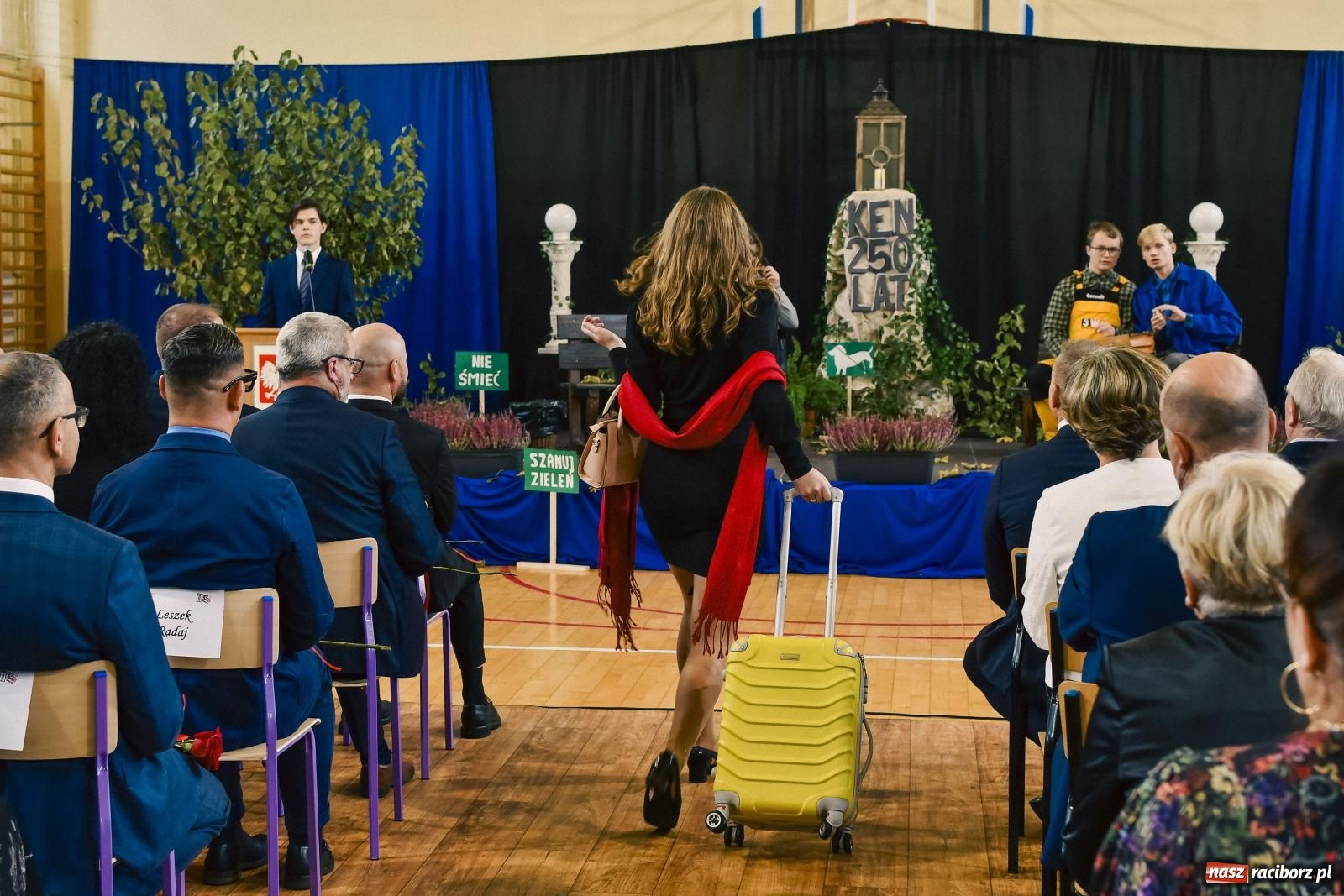 Zdjęcie w galerii na portalu naszraciborz.pl: Powiatowy Dzień Edukacji Narodowej w II LO wiadomości z regionu