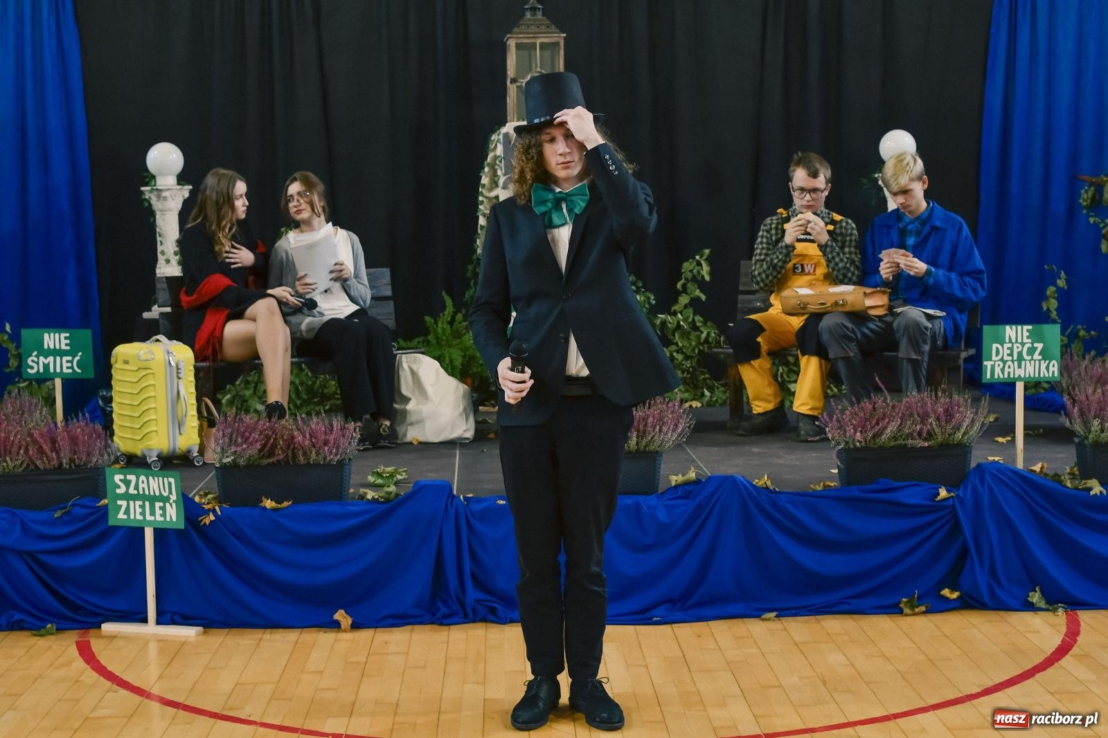 Zdjęcie w galerii na portalu naszraciborz.pl: Powiatowy Dzień Edukacji Narodowej w II LO wiadomości z regionu