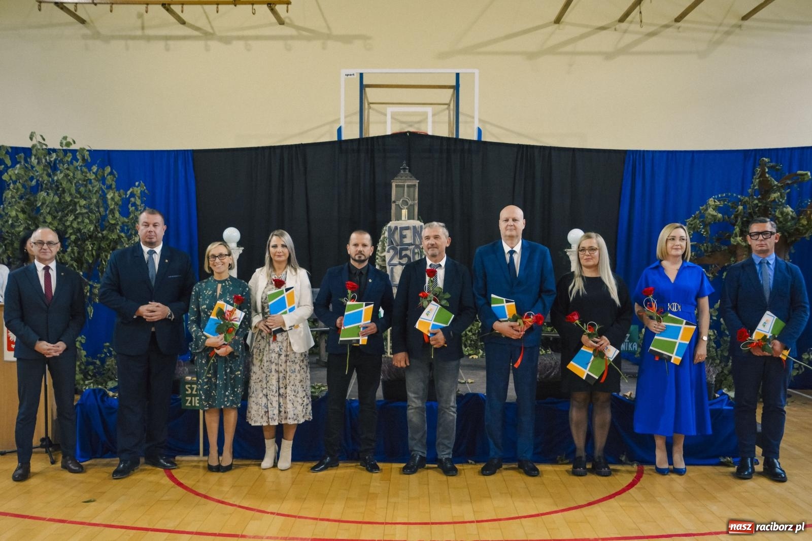 Zdjęcie w galerii na portalu naszraciborz.pl: Powiatowy Dzień Edukacji Narodowej w II LO wiadomości z regionu