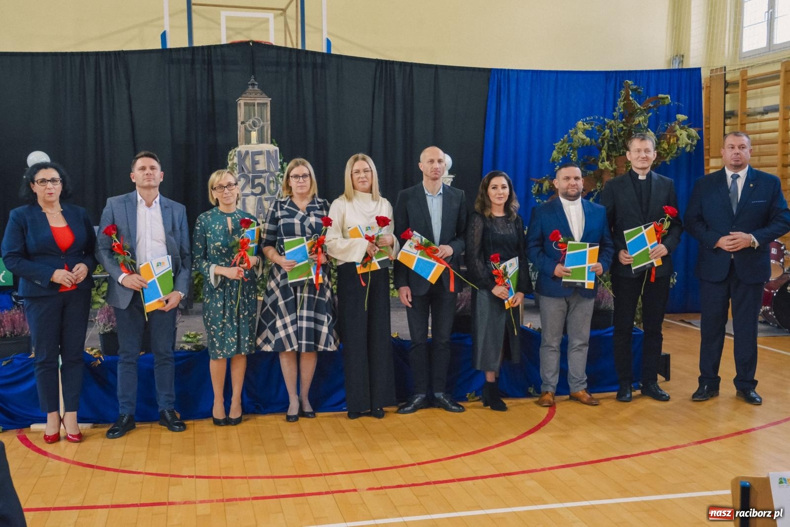 Zdjęcie w galerii na portalu naszraciborz.pl: Powiatowy Dzień Edukacji Narodowej w II LO wiadomości z regionu