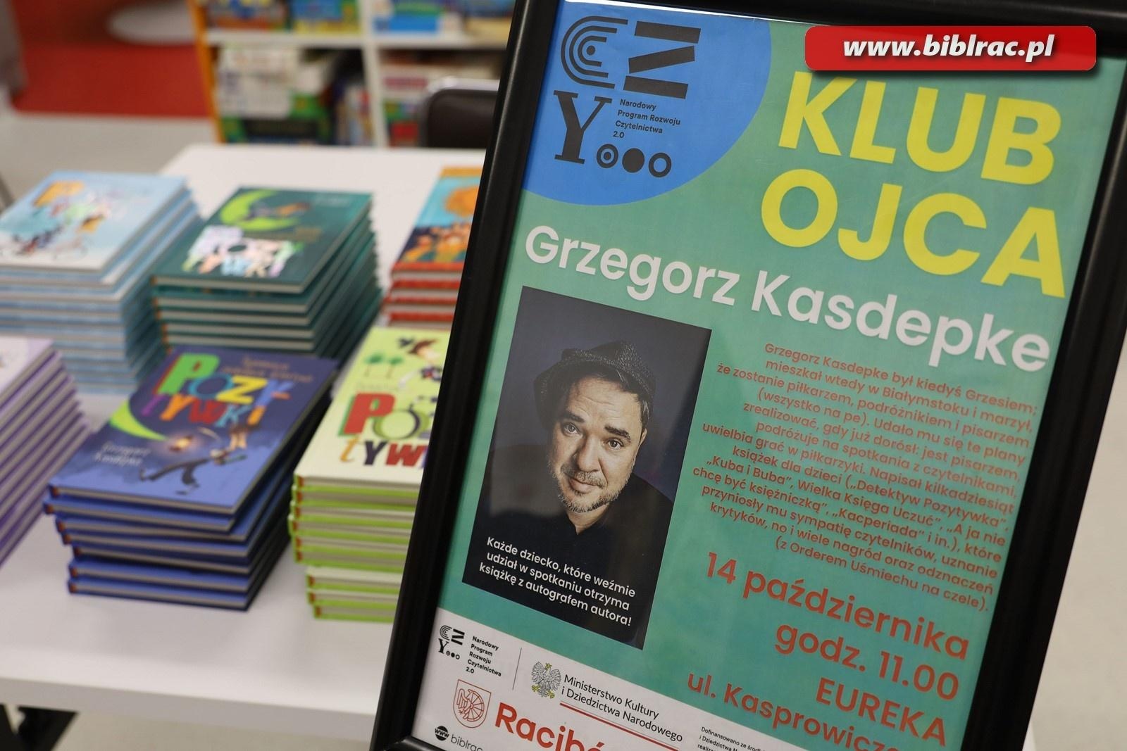 Zdjęcie w galerii na portalu naszraciborz.pl: Autor Kacperiady gościem Klubu Ojca w raciborskiej bibliotece wiadomości z regionu