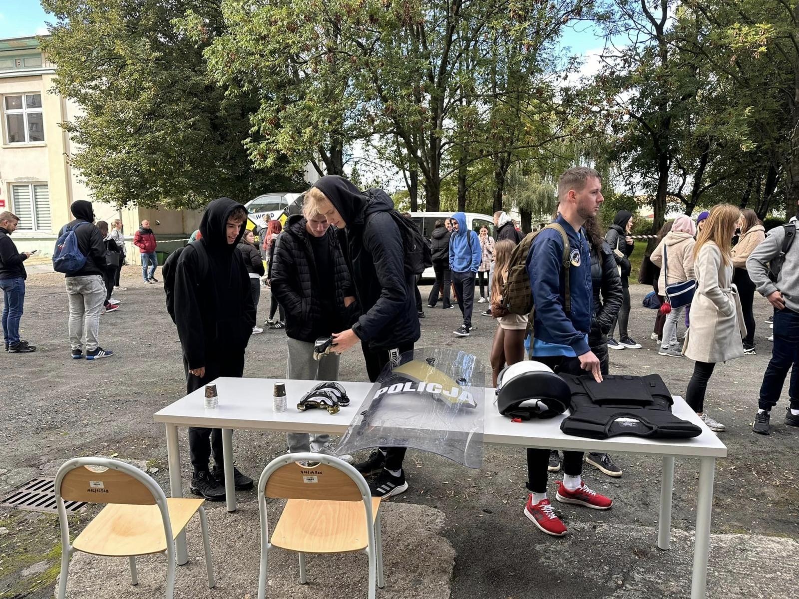 Zdjęcie w galerii na portalu naszraciborz.pl: Razem bezpieczniej – akcja Instytutu Studiów Społecznych wiadomości z regionu