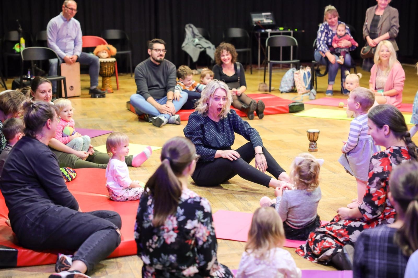 Zdjęcie w galerii na portalu naszraciborz.pl: Zaczarowane skrzypce - muzyka, ruch i zabawa zachwyciły najmłodszych wiadomości z regionu