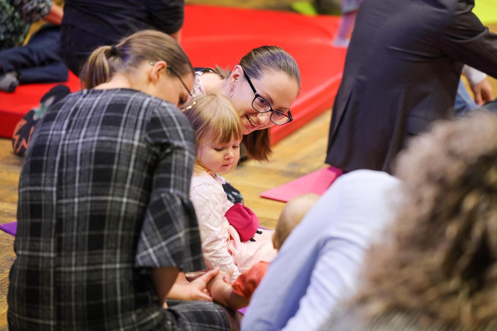 Zdjęcie w galerii na portalu naszraciborz.pl: Zaczarowane skrzypce - muzyka, ruch i zabawa zachwyciły najmłodszych wiadomości z regionu