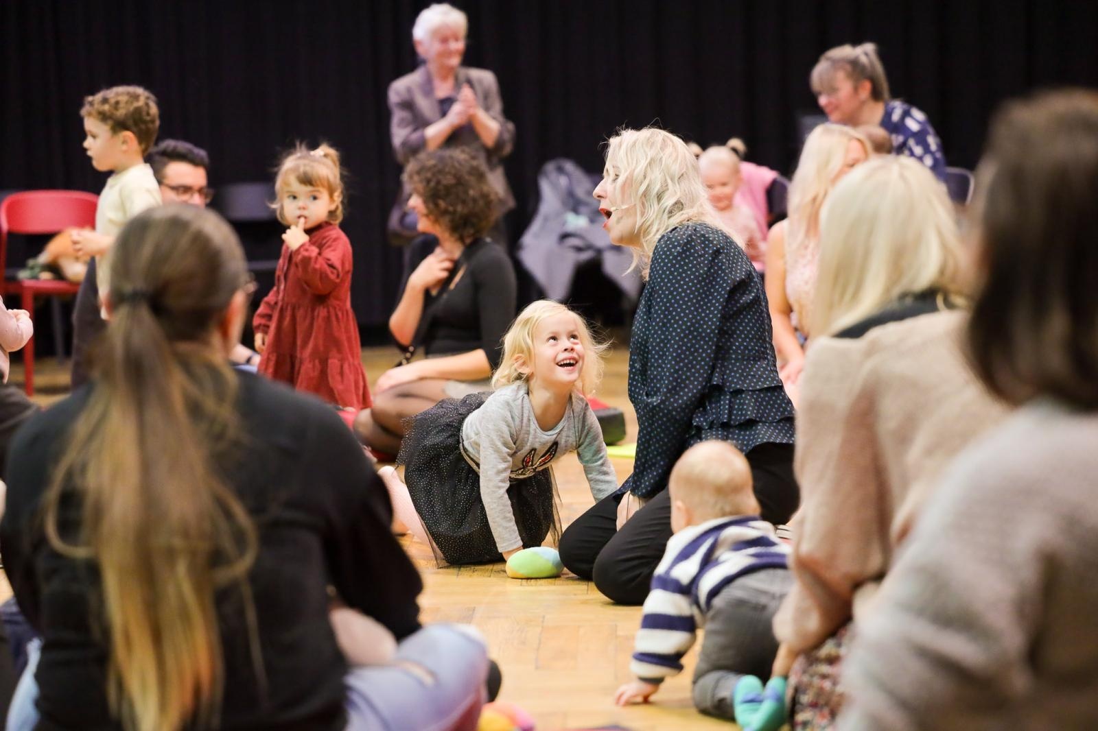 Zdjęcie w galerii na portalu naszraciborz.pl: Zaczarowane skrzypce - muzyka, ruch i zabawa zachwyciły najmłodszych wiadomości z regionu