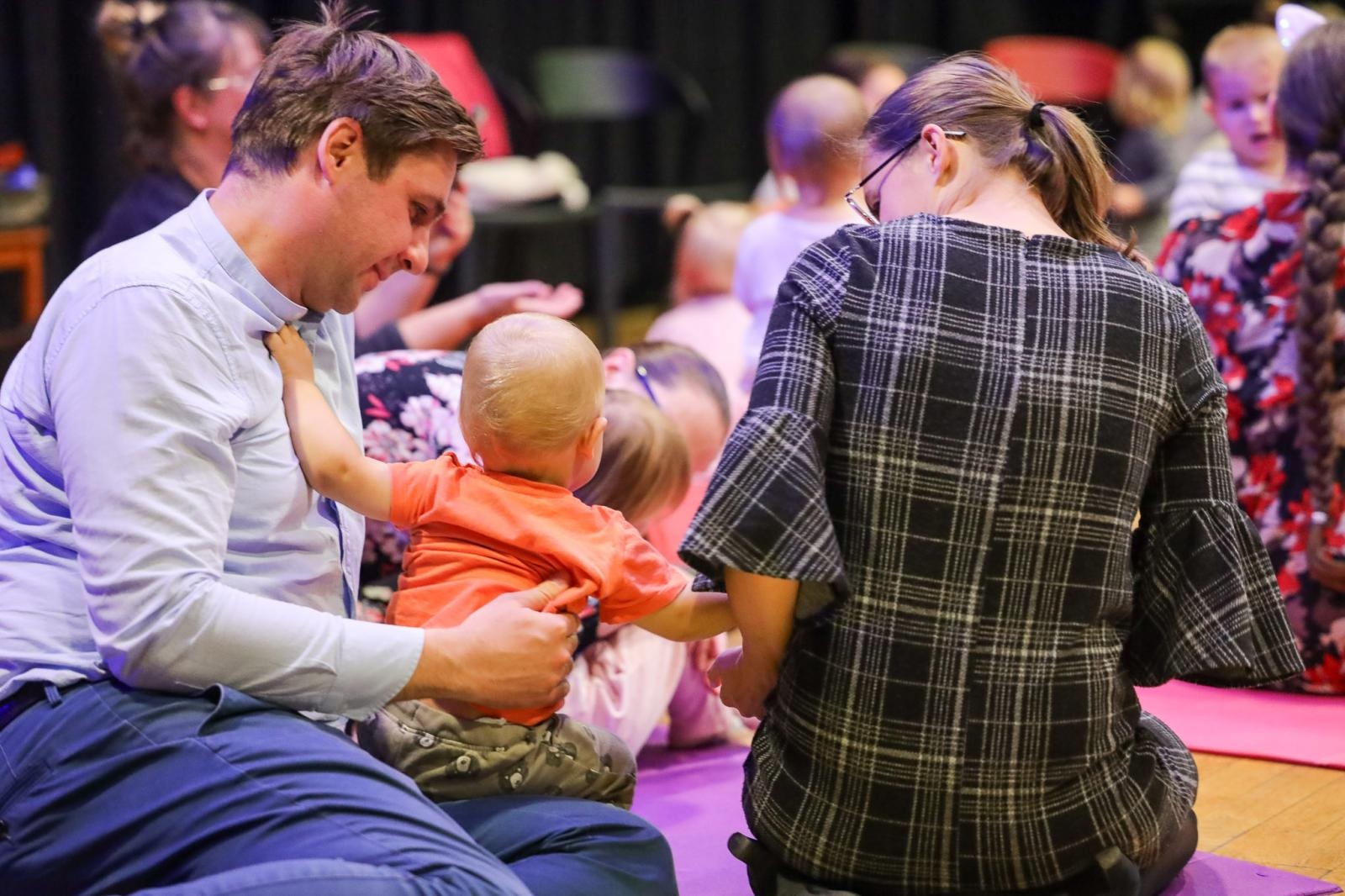 Zdjęcie w galerii na portalu naszraciborz.pl: Zaczarowane skrzypce - muzyka, ruch i zabawa zachwyciły najmłodszych wiadomości z regionu