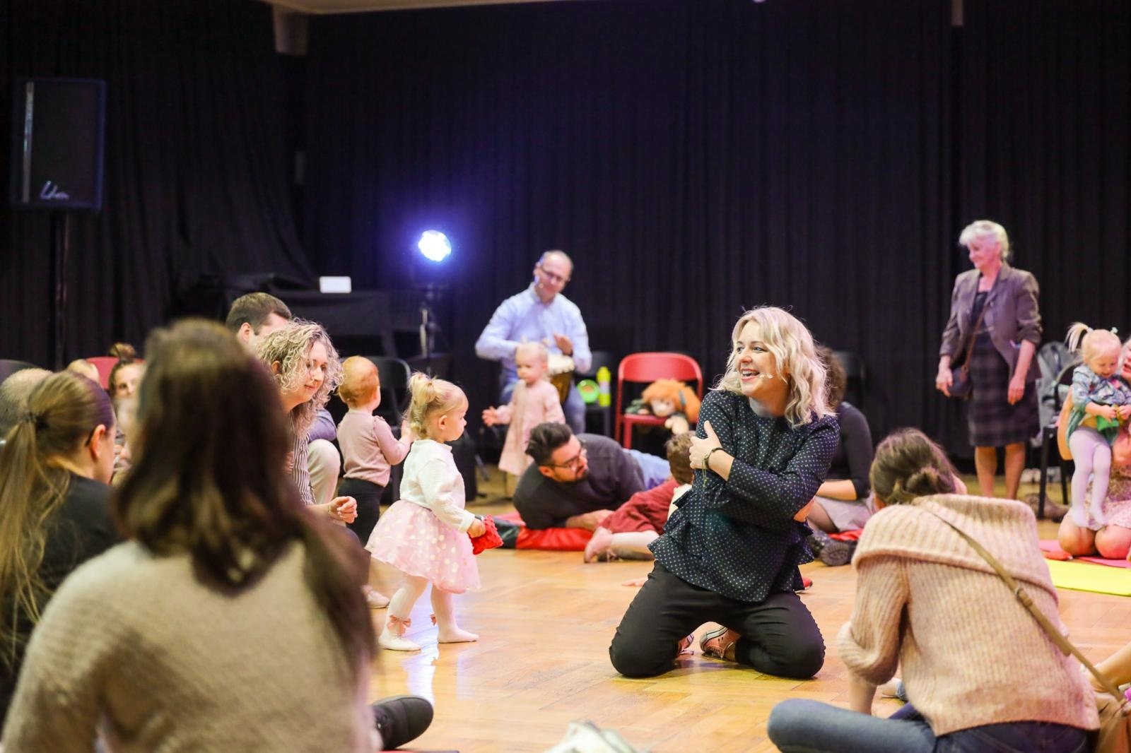 Zdjęcie w galerii na portalu naszraciborz.pl: Zaczarowane skrzypce - muzyka, ruch i zabawa zachwyciły najmłodszych wiadomości z regionu