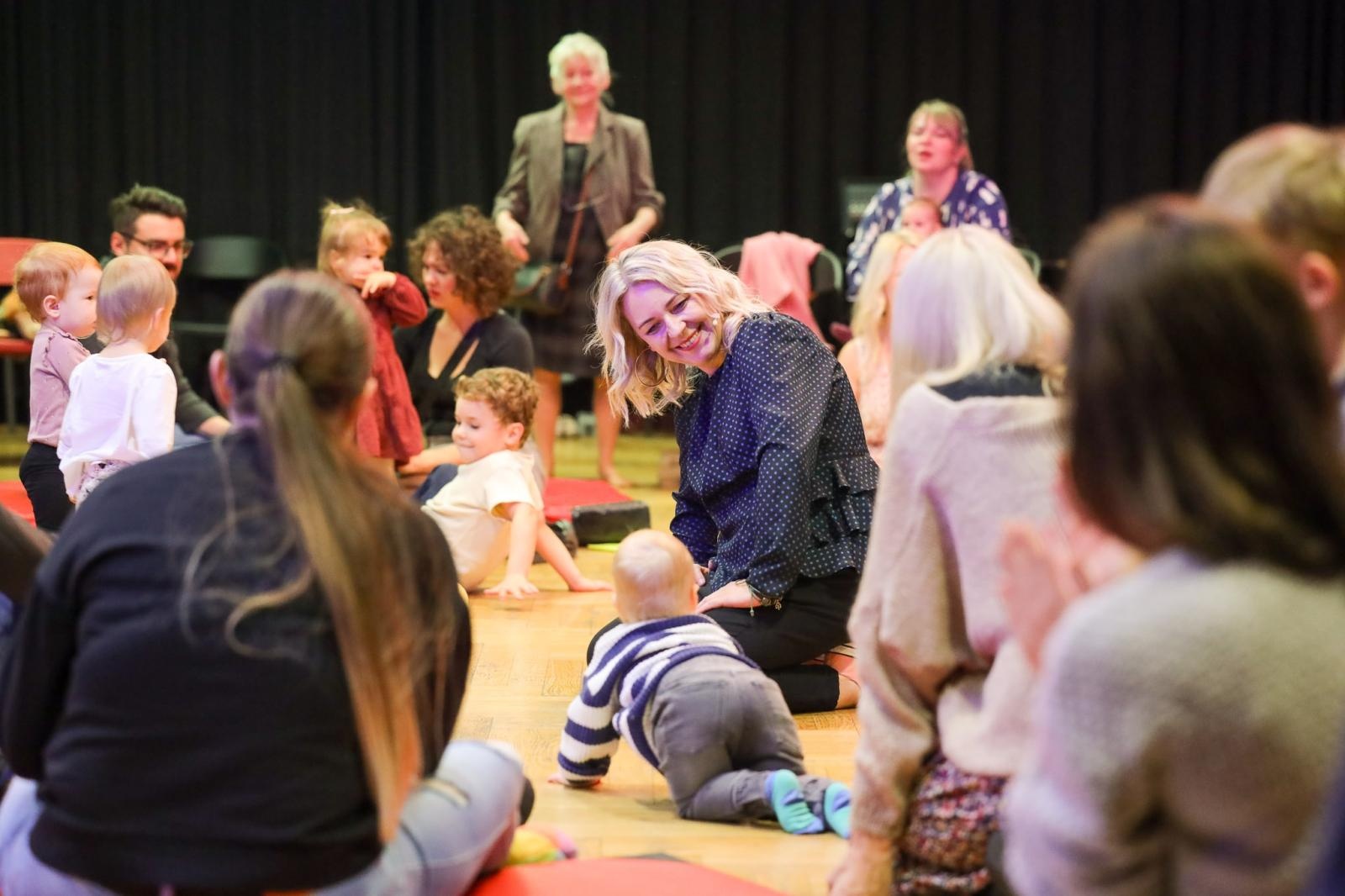 Zdjęcie w galerii na portalu naszraciborz.pl: Zaczarowane skrzypce - muzyka, ruch i zabawa zachwyciły najmłodszych wiadomości z regionu