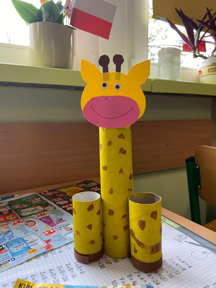 Zdjęcie w galerii na portalu naszraciborz.pl: Kreatywność bez granic! Projekt licealistek z II LO wiadomości z regionu