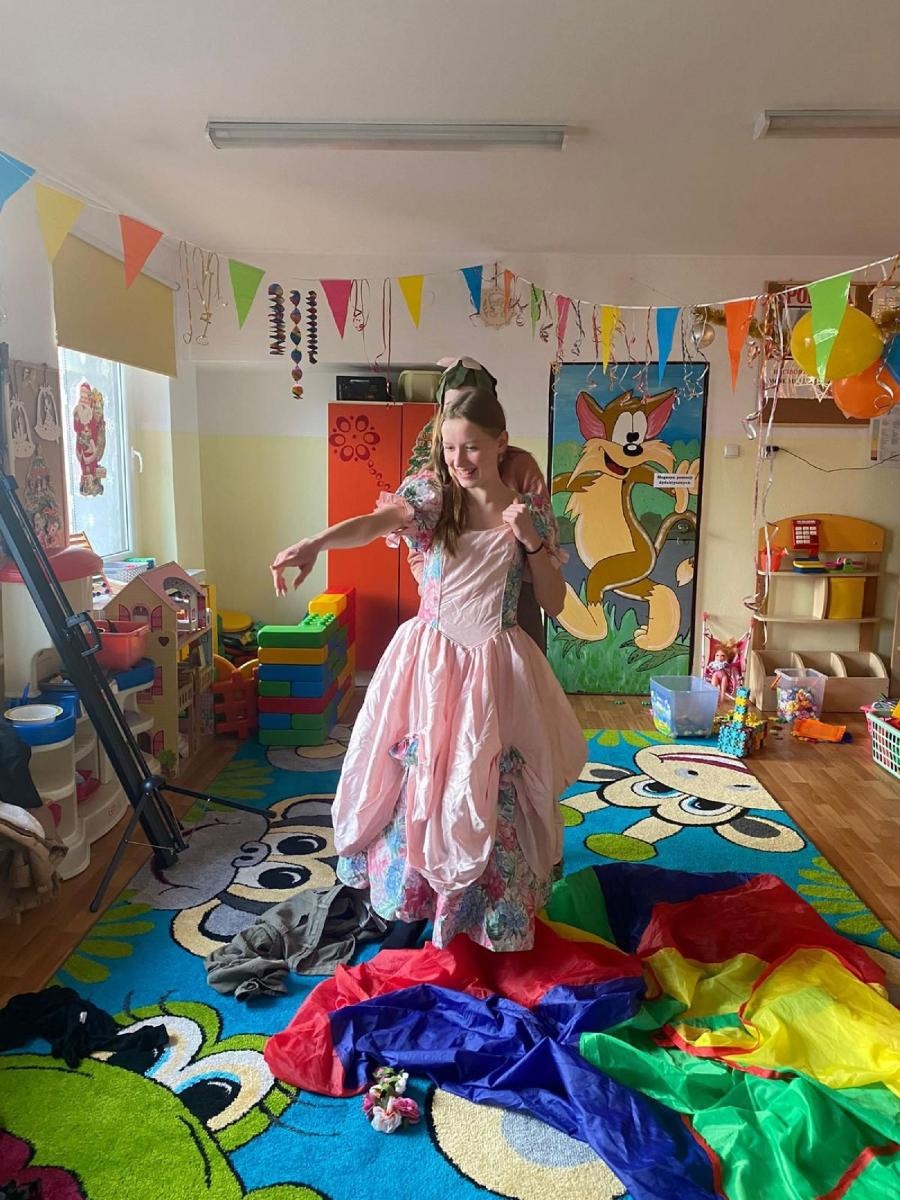 Zdjęcie w galerii na portalu naszraciborz.pl: Kreatywność bez granic! Projekt licealistek z II LO wiadomości z regionu