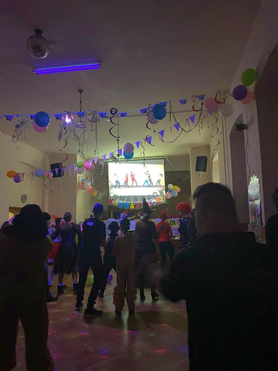 Zdjęcie w galerii na portalu naszraciborz.pl: Kreatywność bez granic! Projekt licealistek z II LO wiadomości z regionu