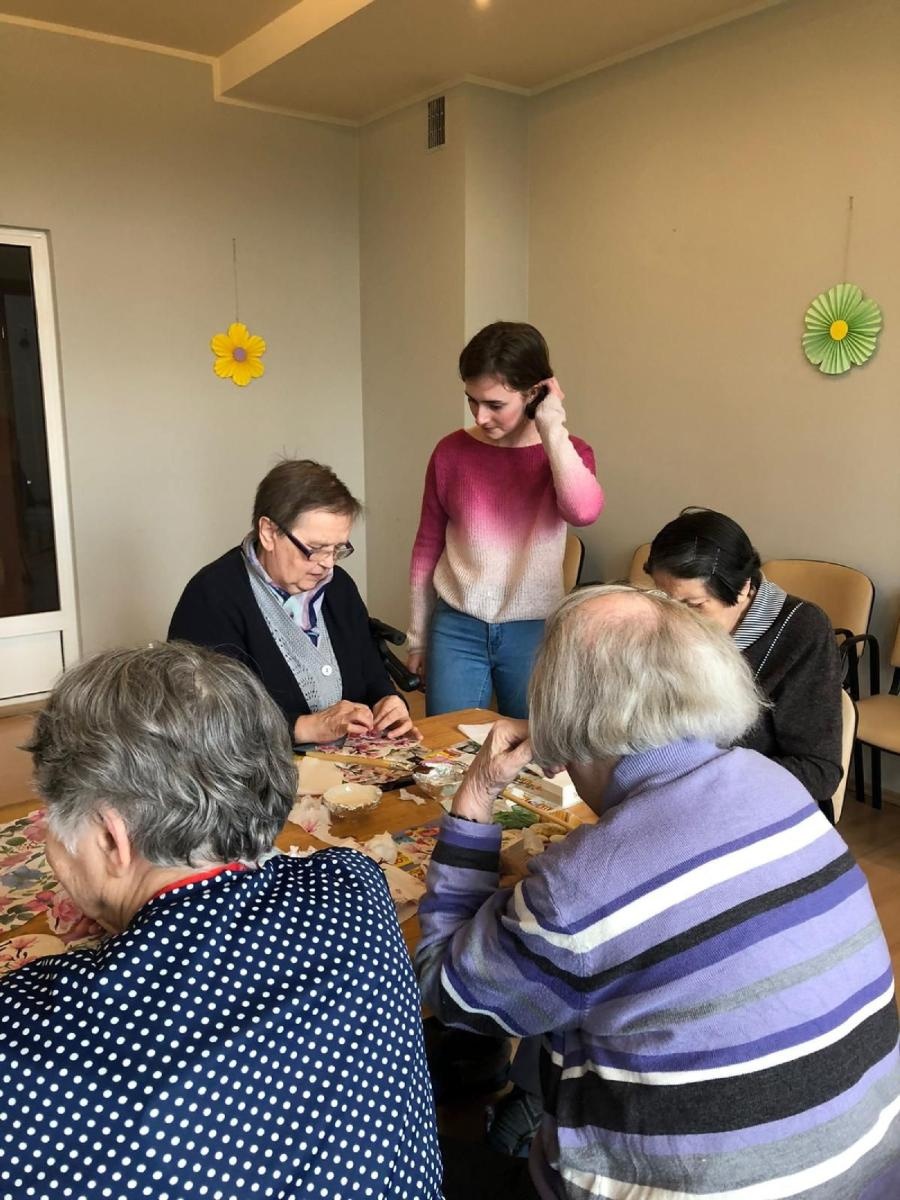 Zdjęcie w galerii na portalu naszraciborz.pl: Kreatywność bez granic! Projekt licealistek z II LO wiadomości z regionu