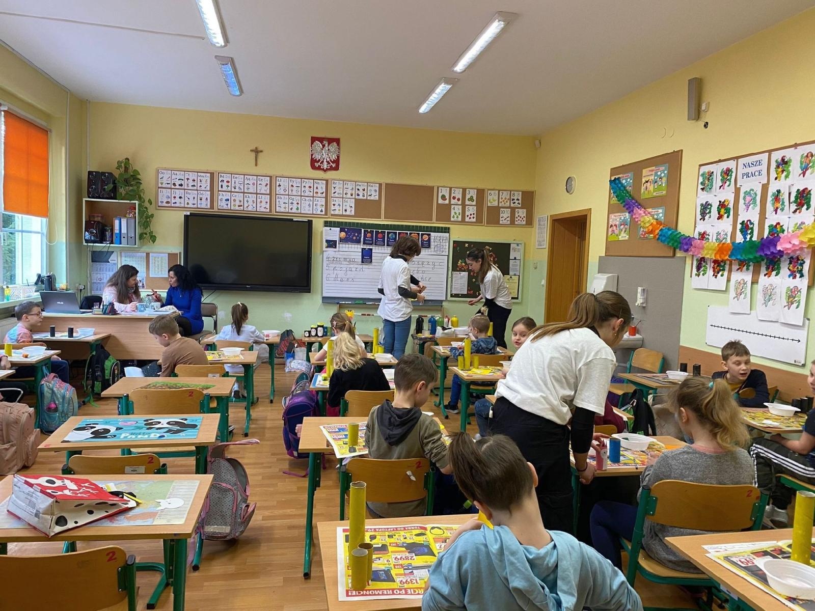 Zdjęcie w galerii na portalu naszraciborz.pl: Kreatywność bez granic! Projekt licealistek z II LO wiadomości z regionu