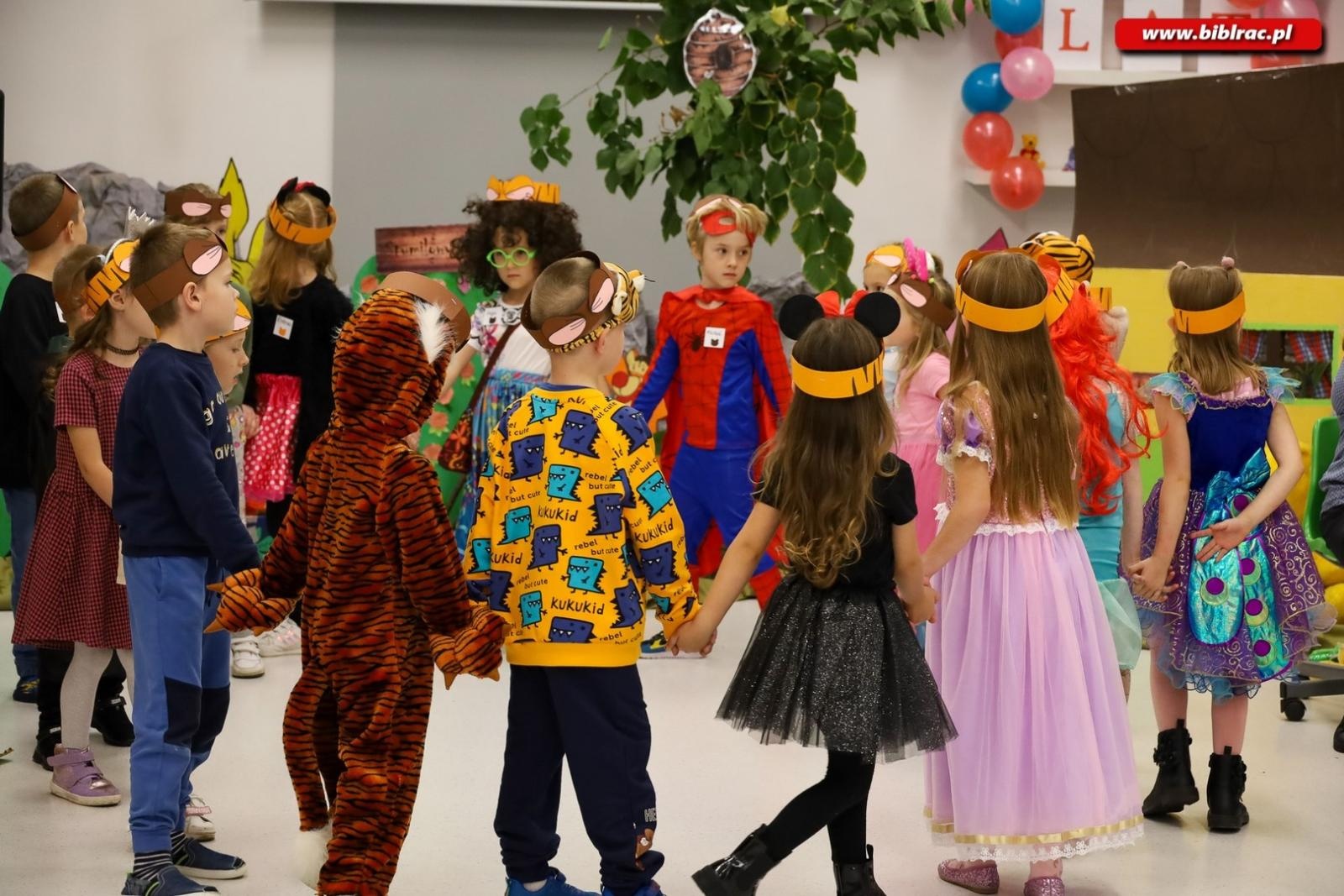 Zdjęcie w galerii na portalu naszraciborz.pl: Sto lat dla Kubusia Puchatka w raciborskiej bibliotece wiadomości z regionu