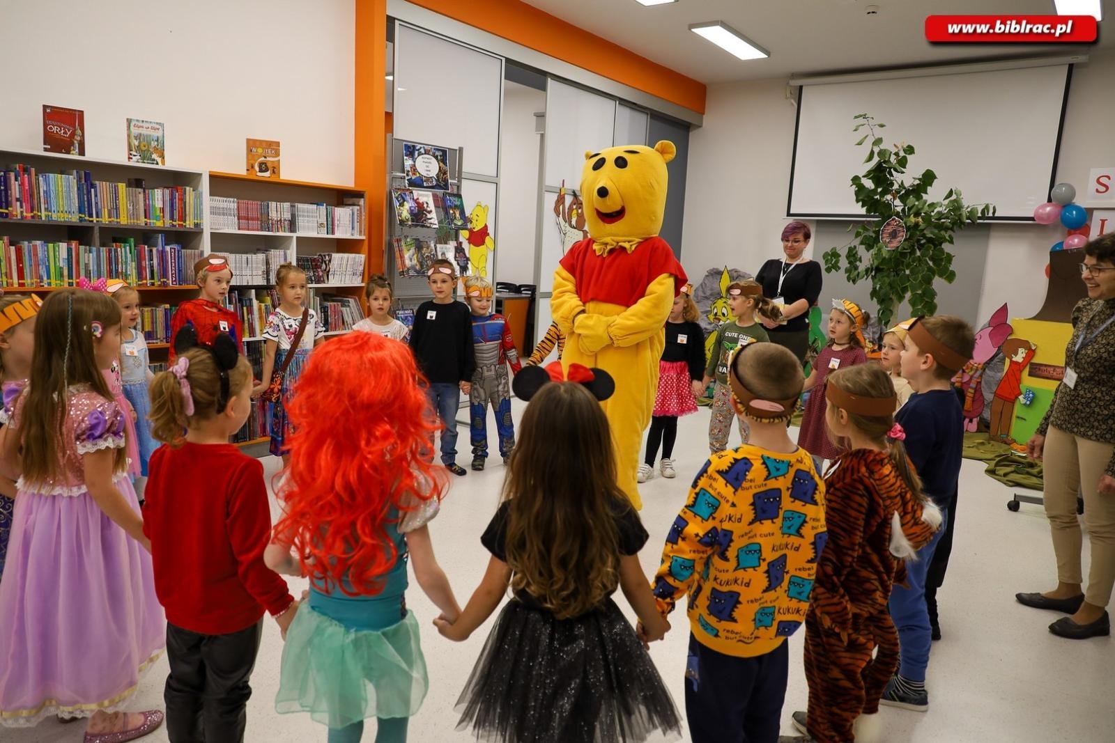 Zdjęcie w galerii na portalu naszraciborz.pl: Sto lat dla Kubusia Puchatka w raciborskiej bibliotece wiadomości z regionu