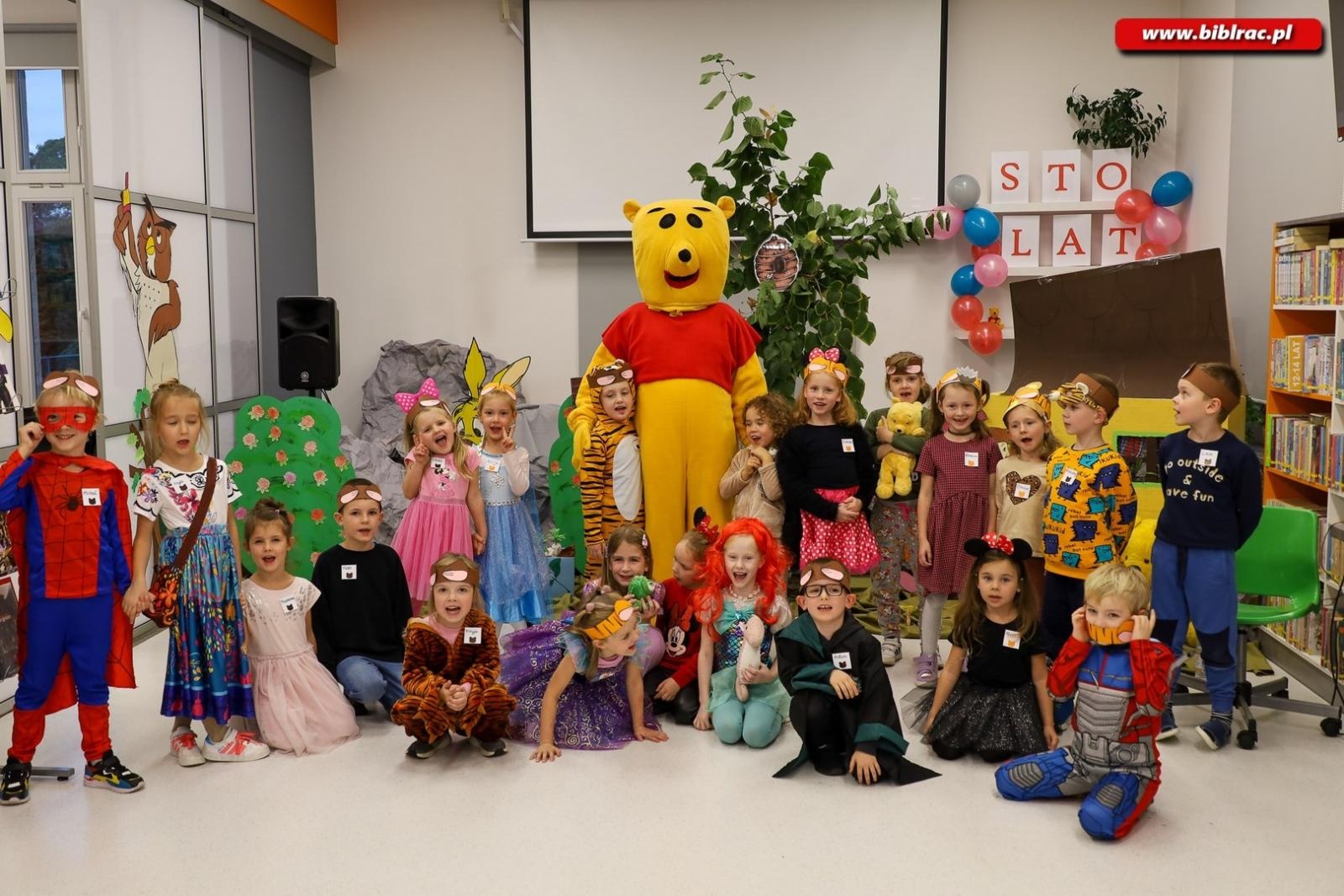 Zdjęcie w galerii na portalu naszraciborz.pl: Sto lat dla Kubusia Puchatka w raciborskiej bibliotece wiadomości z regionu