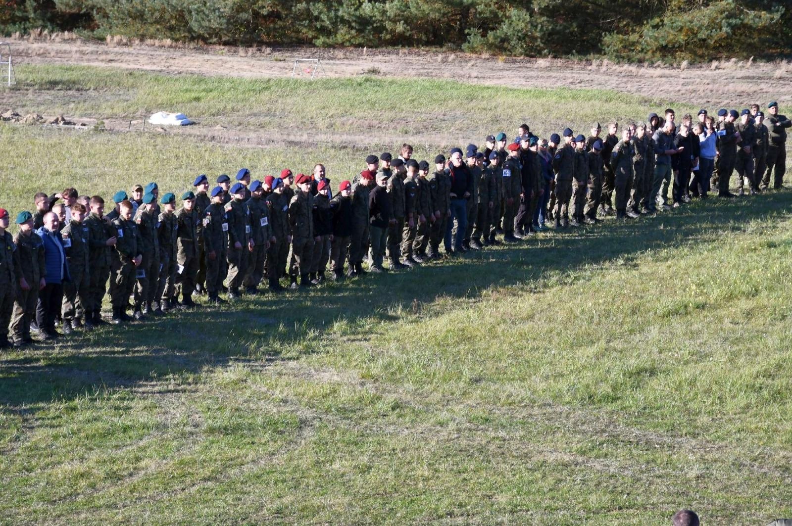 Zdjęcie w galerii na portalu naszraciborz.pl: Uczniowie w mundurach rywalizowali w rudzkich lasach wiadomości z regionu