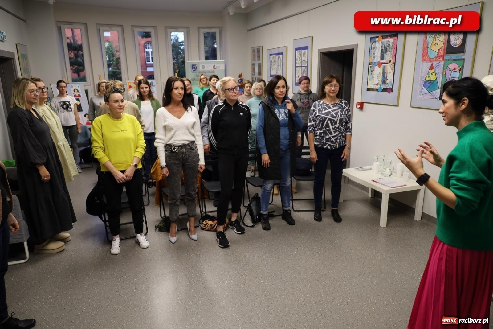 Zdjęcie w galerii na portalu naszraciborz.pl: Wdech i wydech z Patrycją Chomiczewską w raciborskiej bibliotece wiadomości z regionu