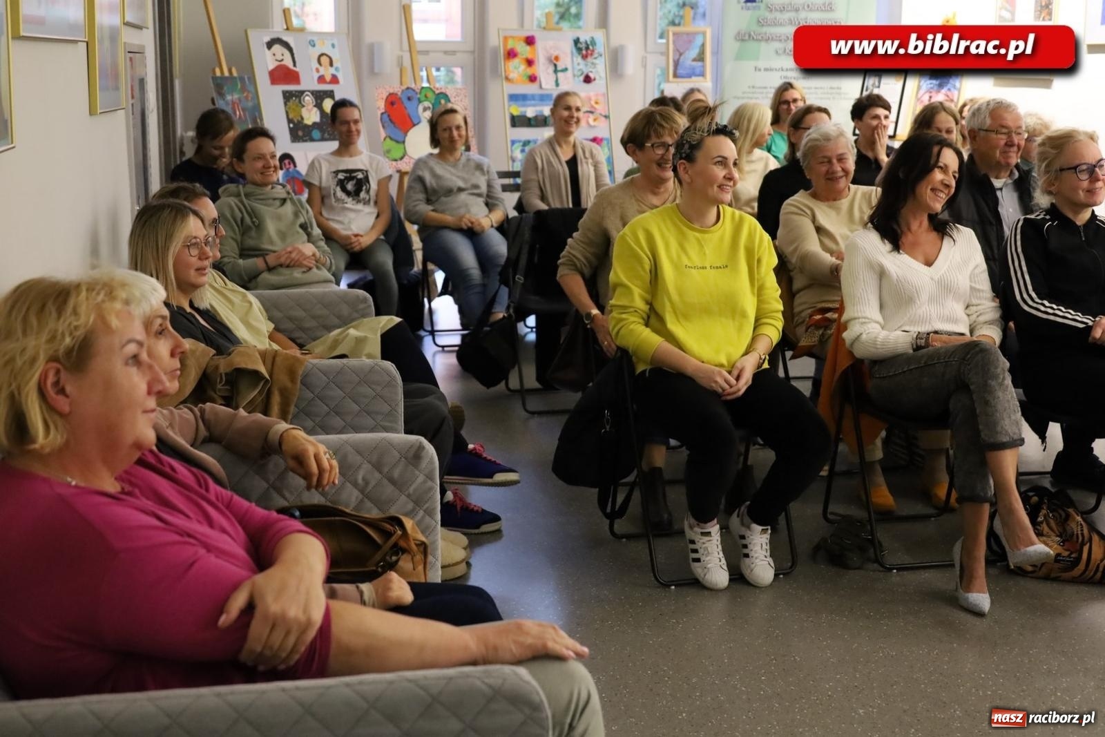 Zdjęcie w galerii na portalu naszraciborz.pl: Wdech i wydech z Patrycją Chomiczewską w raciborskiej bibliotece wiadomości z regionu