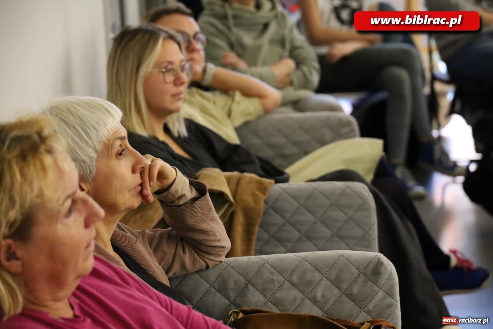 Zdjęcie w galerii na portalu naszraciborz.pl: Wdech i wydech z Patrycją Chomiczewską w raciborskiej bibliotece wiadomości z regionu