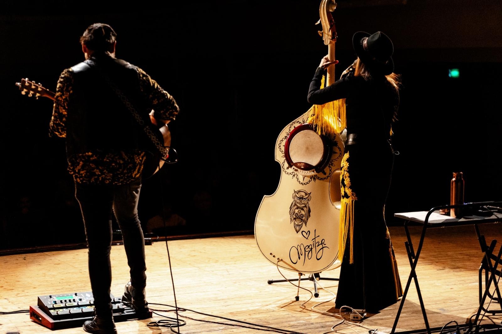 Zdjęcie w galerii na portalu naszraciborz.pl: XIX Raciborski Festiwal Podróżniczy Wiatraki oficjalnie rozpoczęty! wiadomości z regionu