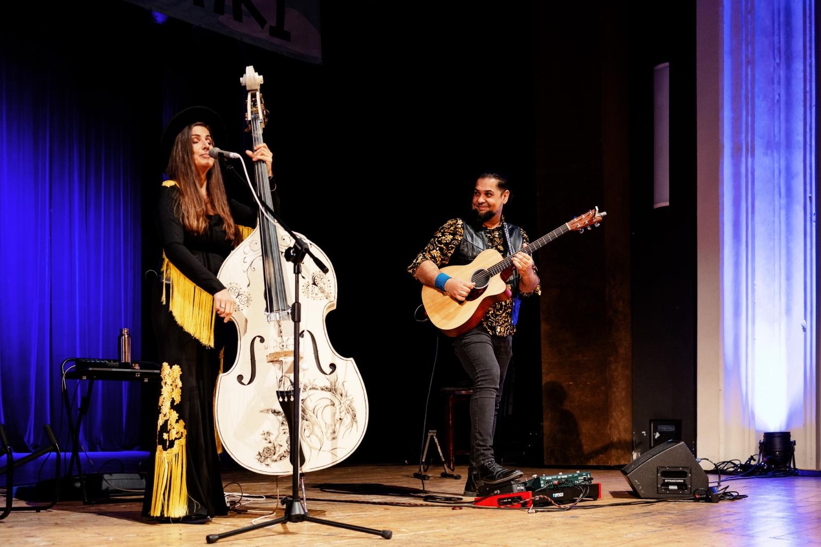 Zdjęcie w galerii na portalu naszraciborz.pl: XIX Raciborski Festiwal Podróżniczy Wiatraki oficjalnie rozpoczęty! wiadomości z regionu