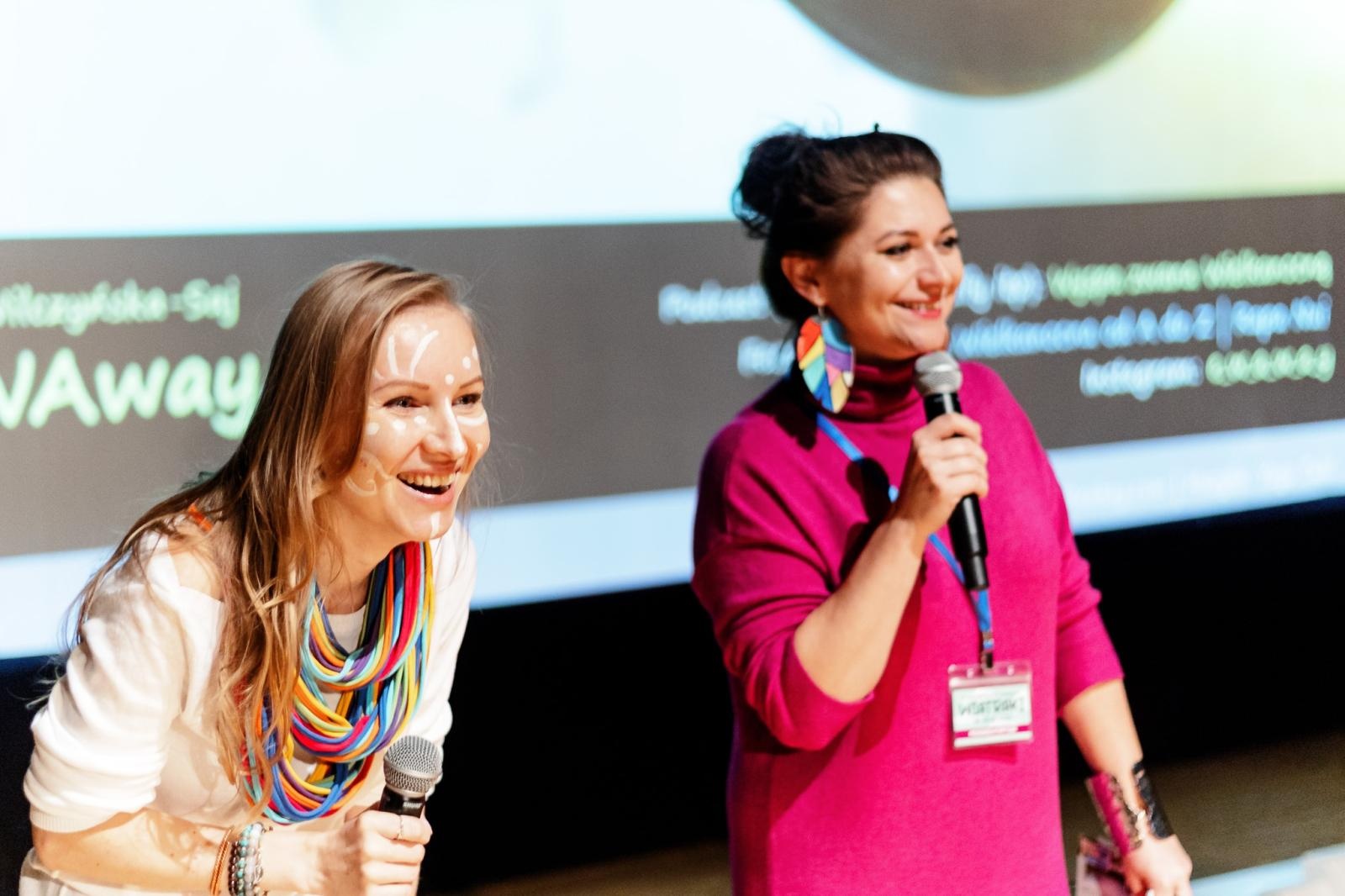 Zdjęcie w galerii na portalu naszraciborz.pl: XIX Raciborski Festiwal Podróżniczy Wiatraki oficjalnie rozpoczęty! wiadomości z regionu