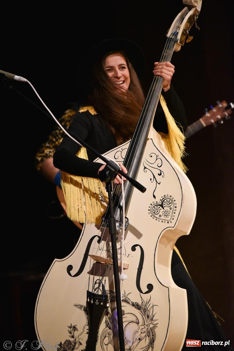 Zdjęcie w galerii na portalu naszraciborz.pl: Megitza & Mirga Pete na deskach RCK [FOTO i WIDEO] wiadomości z regionu