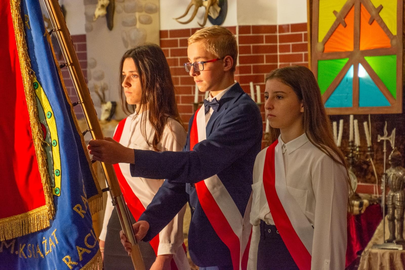 Zdjęcie w galerii na portalu naszraciborz.pl: Urodziny Osiemnastki. 30 lat szkoły w kalejdoskopie wiadomości z regionu