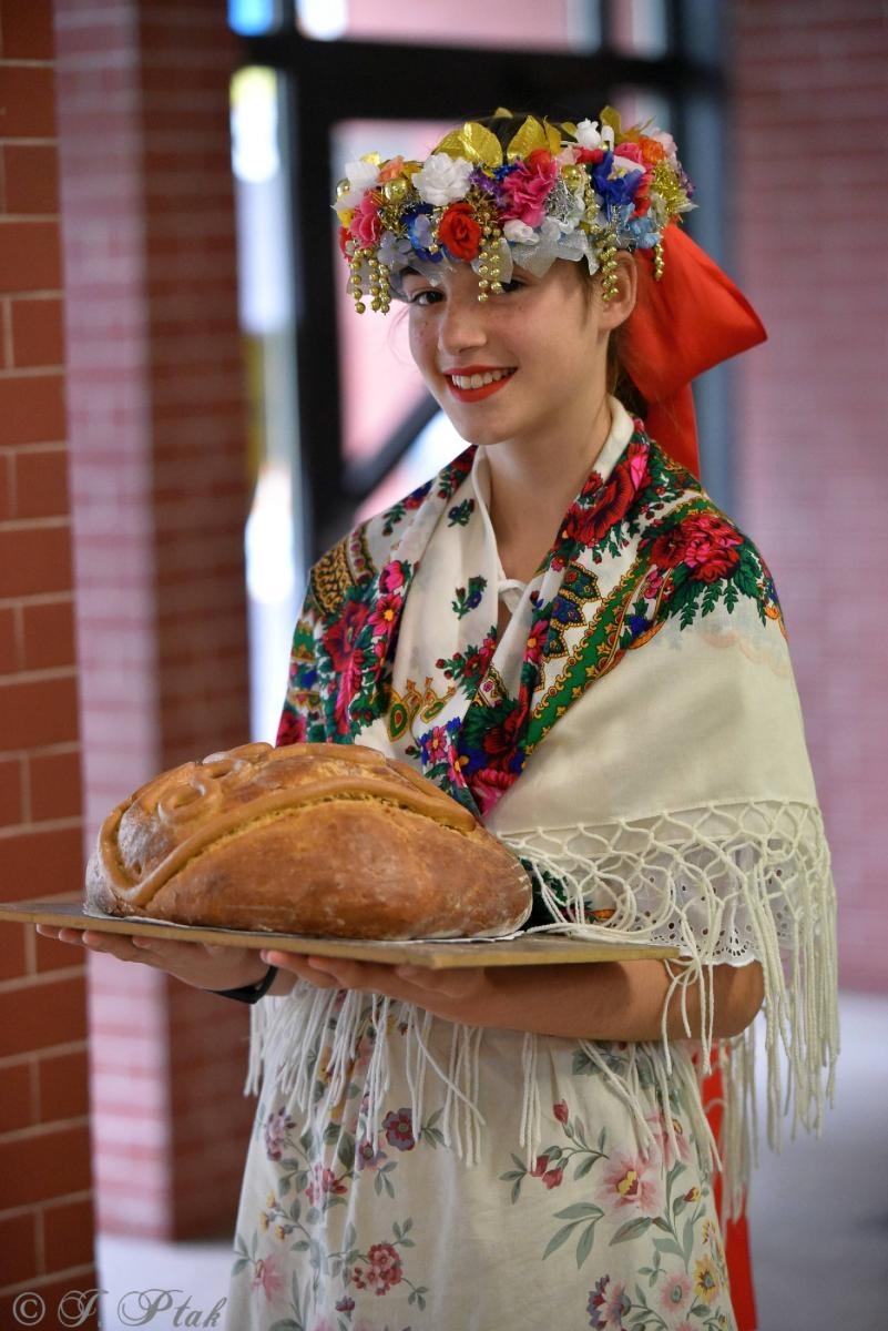Zdjęcie w galerii na portalu naszraciborz.pl: Urodziny Osiemnastki. 30 lat szkoły w kalejdoskopie wiadomości z regionu