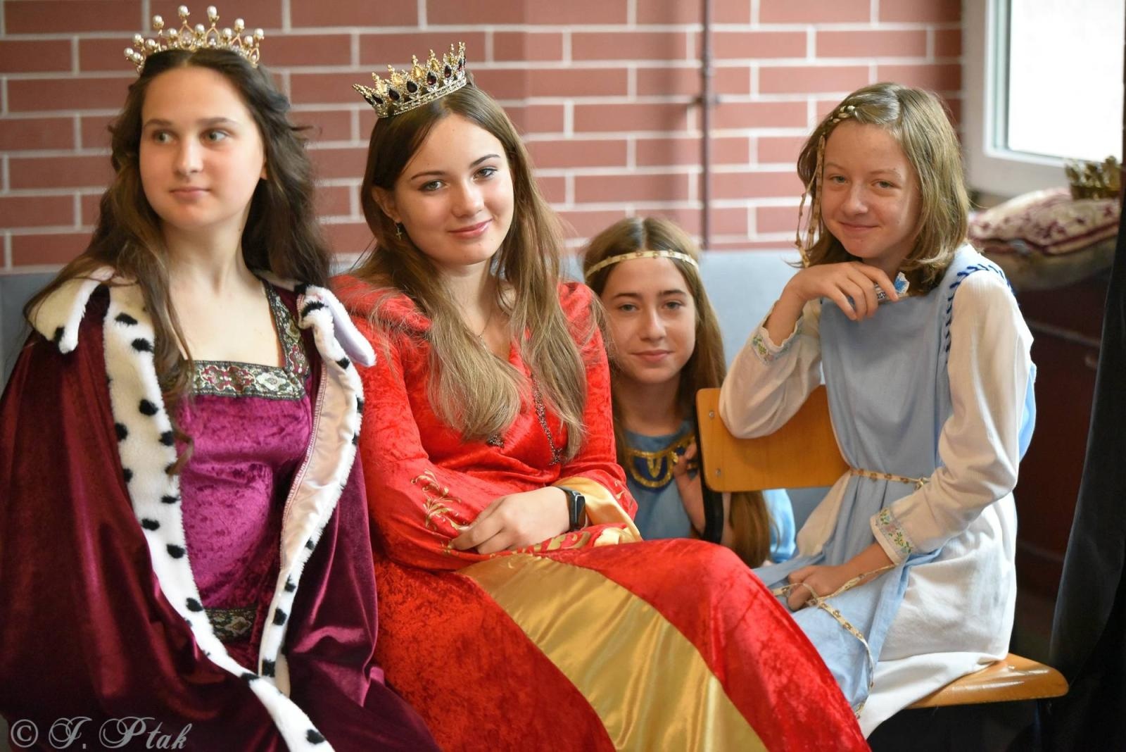 Zdjęcie w galerii na portalu naszraciborz.pl: Urodziny Osiemnastki. 30 lat szkoły w kalejdoskopie wiadomości z regionu