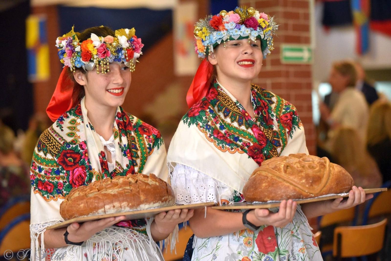 Zdjęcie w galerii na portalu naszraciborz.pl: Urodziny Osiemnastki. 30 lat szkoły w kalejdoskopie wiadomości z regionu