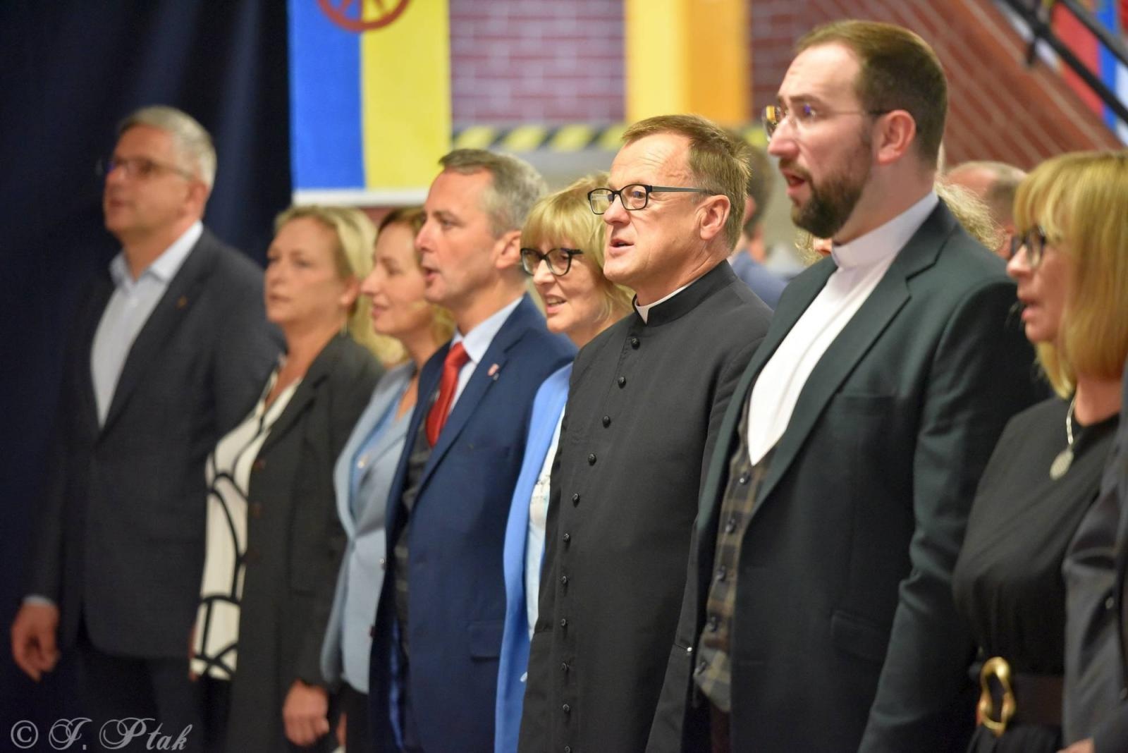 Zdjęcie w galerii na portalu naszraciborz.pl: Urodziny Osiemnastki. 30 lat szkoły w kalejdoskopie wiadomości z regionu