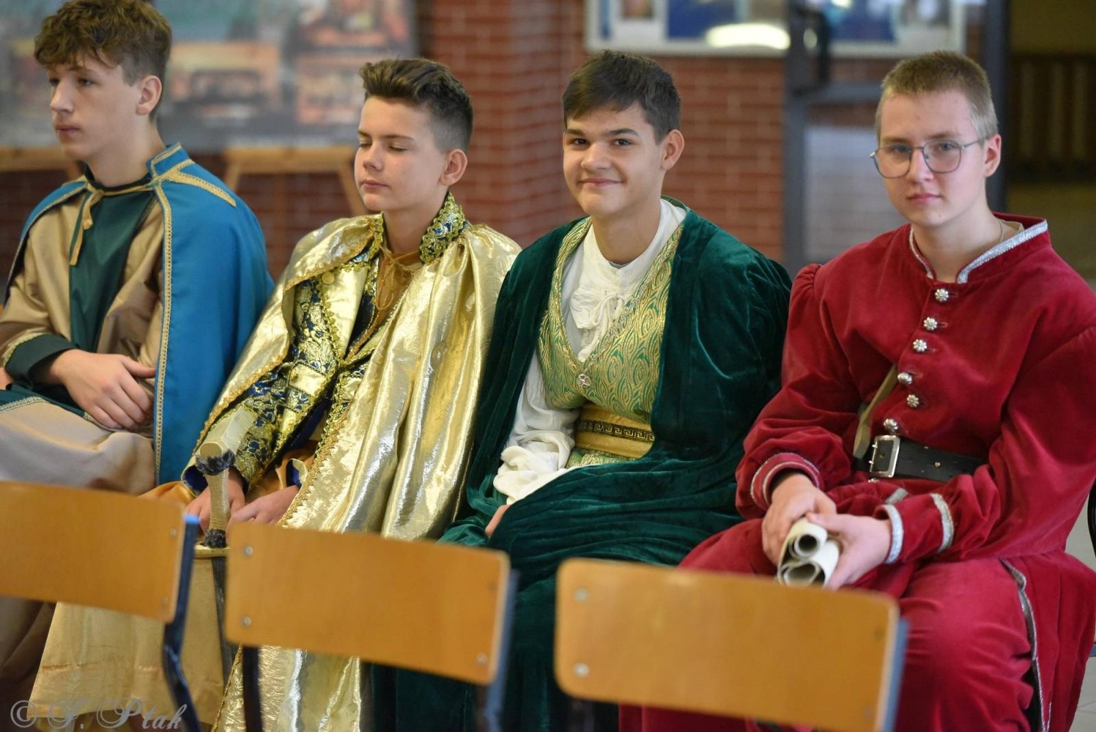 Zdjęcie w galerii na portalu naszraciborz.pl: Urodziny Osiemnastki. 30 lat szkoły w kalejdoskopie wiadomości z regionu