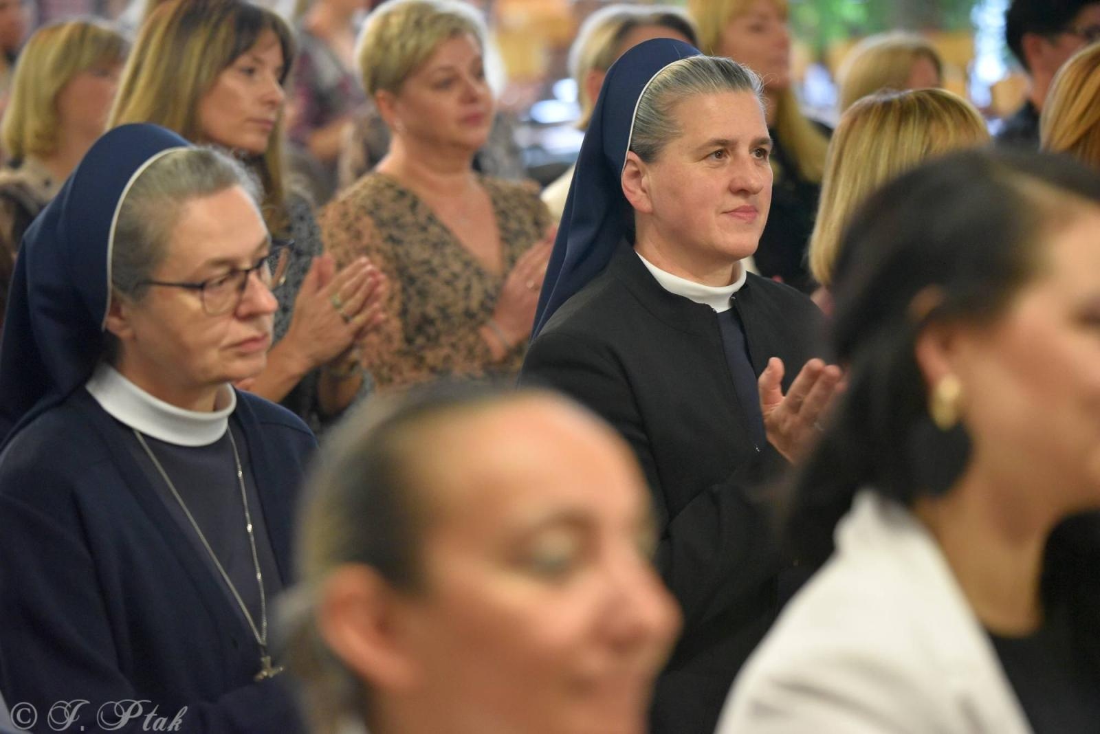Zdjęcie w galerii na portalu naszraciborz.pl: Urodziny Osiemnastki. 30 lat szkoły w kalejdoskopie wiadomości z regionu
