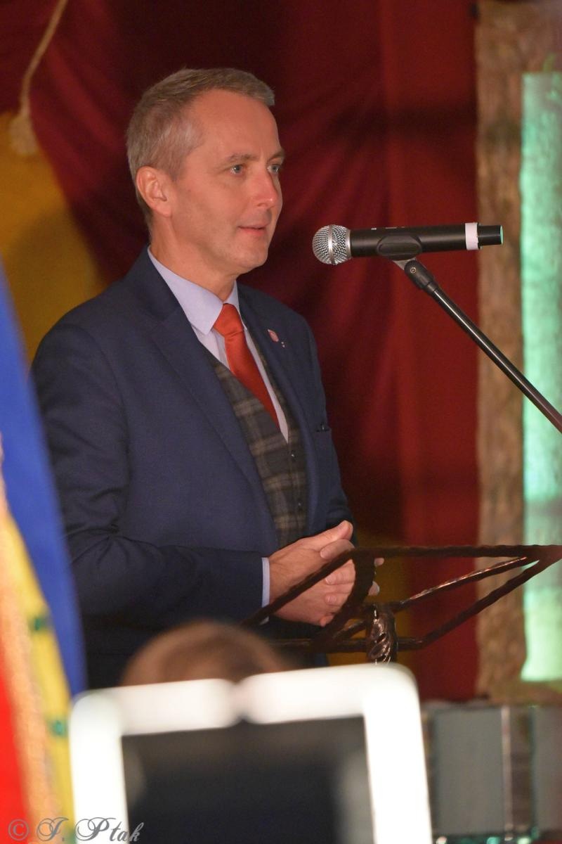 Zdjęcie w galerii na portalu naszraciborz.pl: Urodziny Osiemnastki. 30 lat szkoły w kalejdoskopie wiadomości z regionu