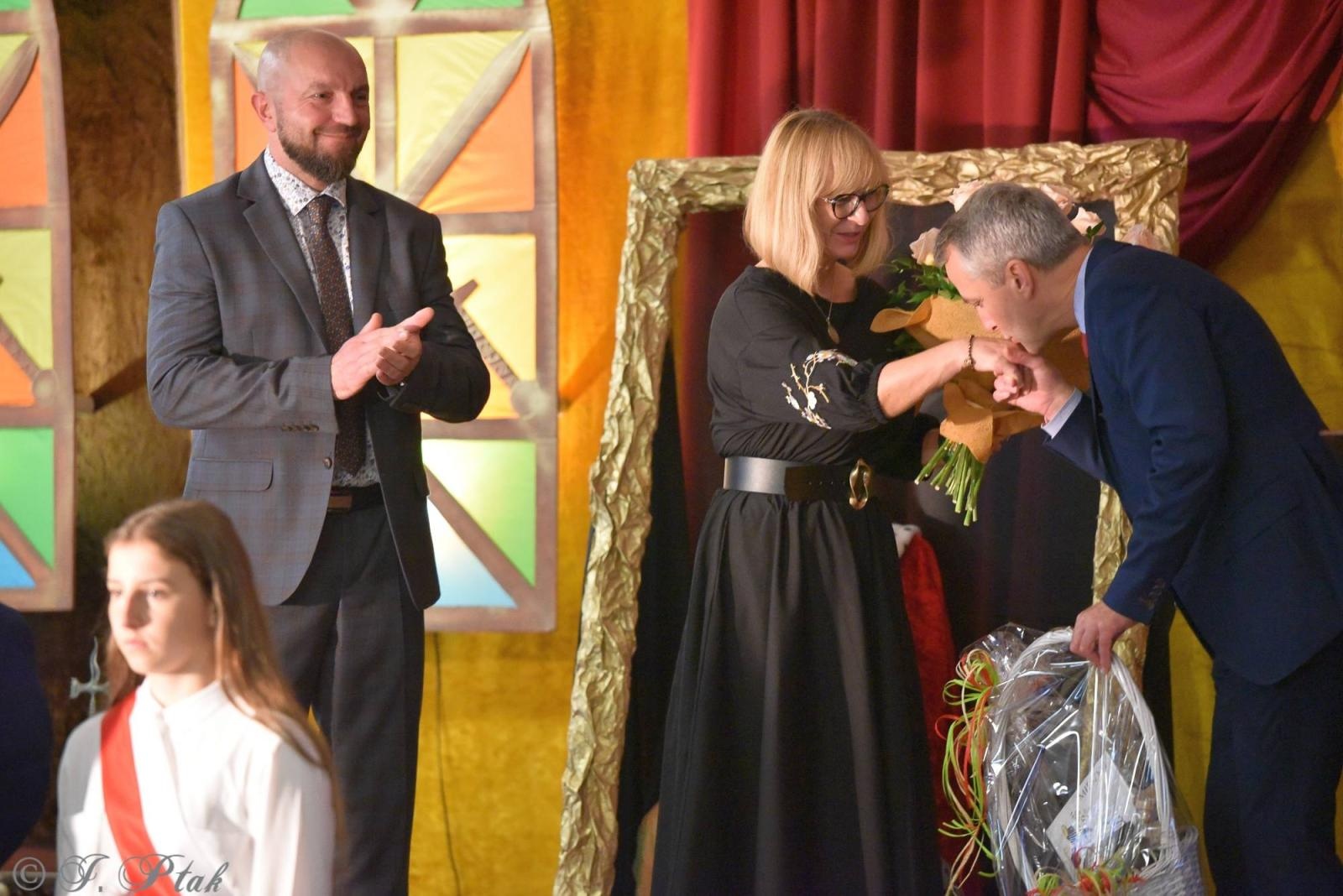 Zdjęcie w galerii na portalu naszraciborz.pl: Urodziny Osiemnastki. 30 lat szkoły w kalejdoskopie wiadomości z regionu