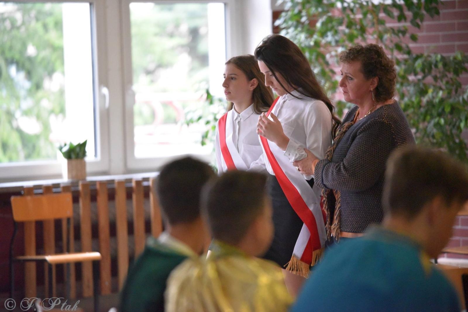 Zdjęcie w galerii na portalu naszraciborz.pl: Urodziny Osiemnastki. 30 lat szkoły w kalejdoskopie wiadomości z regionu