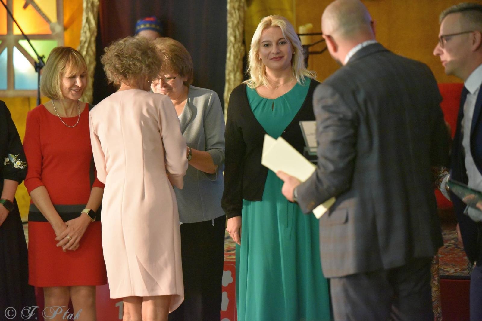 Zdjęcie w galerii na portalu naszraciborz.pl: Urodziny Osiemnastki. 30 lat szkoły w kalejdoskopie wiadomości z regionu