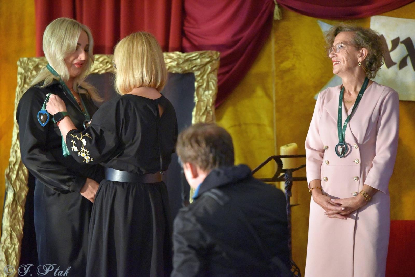 Zdjęcie w galerii na portalu naszraciborz.pl: Urodziny Osiemnastki. 30 lat szkoły w kalejdoskopie wiadomości z regionu