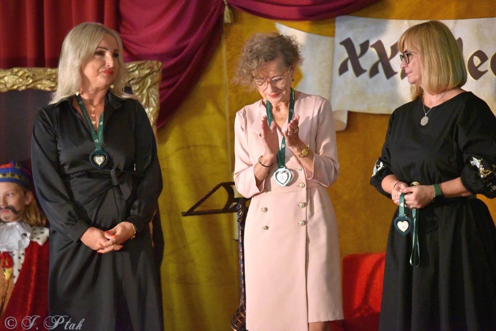 Zdjęcie w galerii na portalu naszraciborz.pl: Urodziny Osiemnastki. 30 lat szkoły w kalejdoskopie wiadomości z regionu