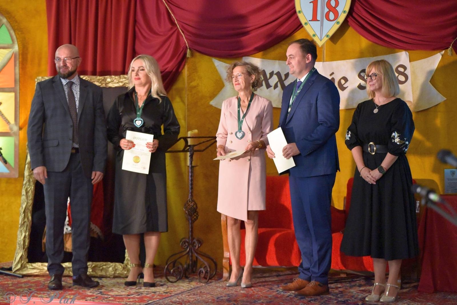 Zdjęcie w galerii na portalu naszraciborz.pl: Urodziny Osiemnastki. 30 lat szkoły w kalejdoskopie wiadomości z regionu