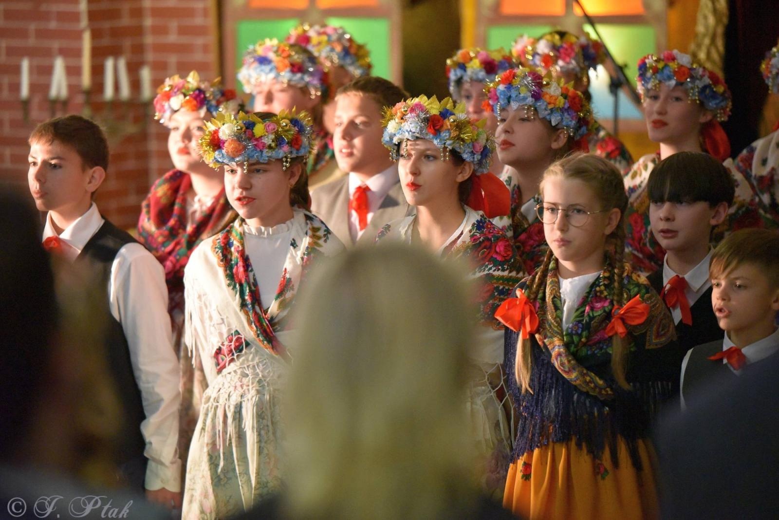 Zdjęcie w galerii na portalu naszraciborz.pl: Urodziny Osiemnastki. 30 lat szkoły w kalejdoskopie wiadomości z regionu