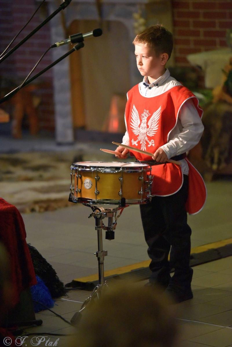 Zdjęcie w galerii na portalu naszraciborz.pl: Urodziny Osiemnastki. 30 lat szkoły w kalejdoskopie wiadomości z regionu
