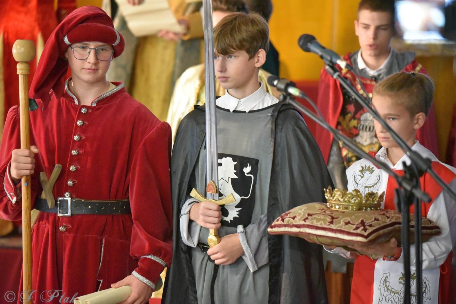 Zdjęcie w galerii na portalu naszraciborz.pl: Urodziny Osiemnastki. 30 lat szkoły w kalejdoskopie wiadomości z regionu