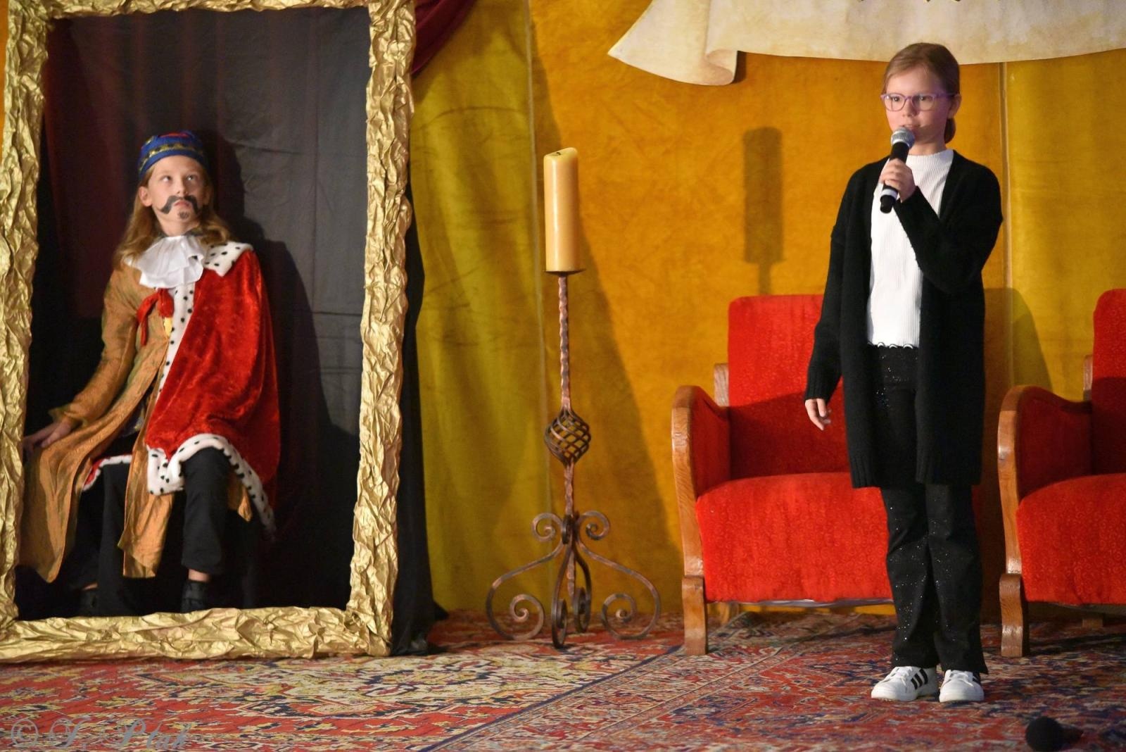 Zdjęcie w galerii na portalu naszraciborz.pl: Urodziny Osiemnastki. 30 lat szkoły w kalejdoskopie wiadomości z regionu