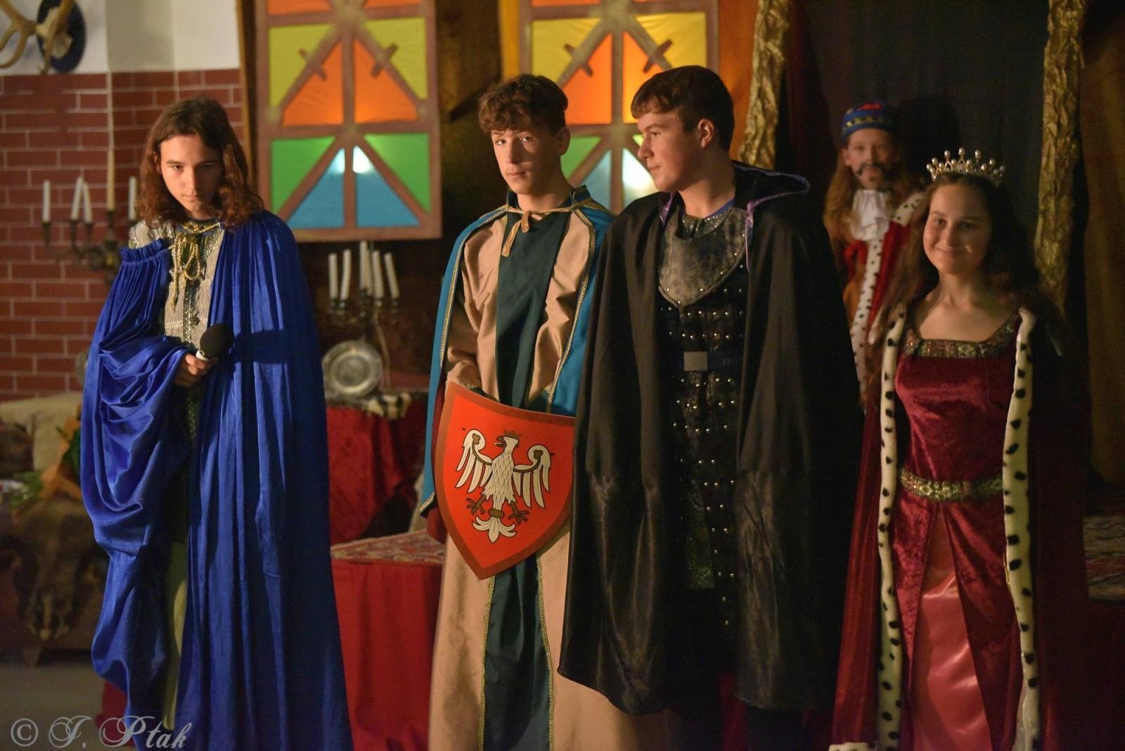 Zdjęcie w galerii na portalu naszraciborz.pl: Urodziny Osiemnastki. 30 lat szkoły w kalejdoskopie wiadomości z regionu