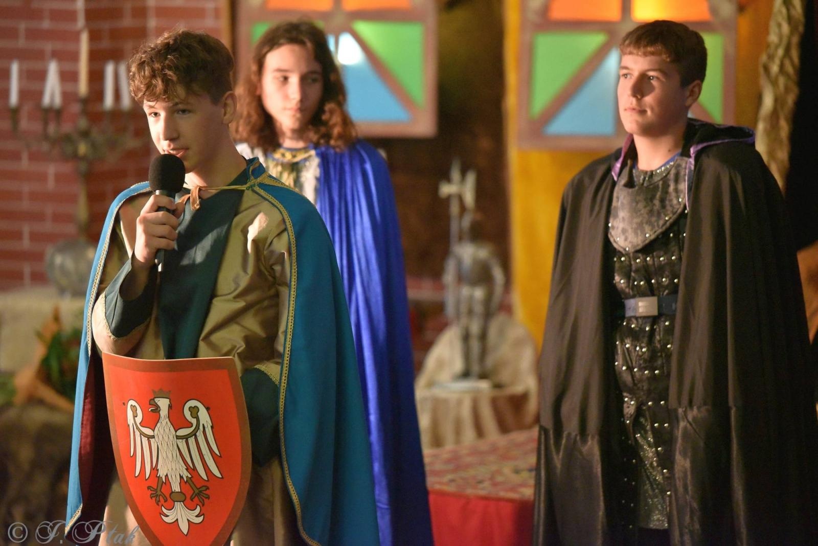 Zdjęcie w galerii na portalu naszraciborz.pl: Urodziny Osiemnastki. 30 lat szkoły w kalejdoskopie wiadomości z regionu