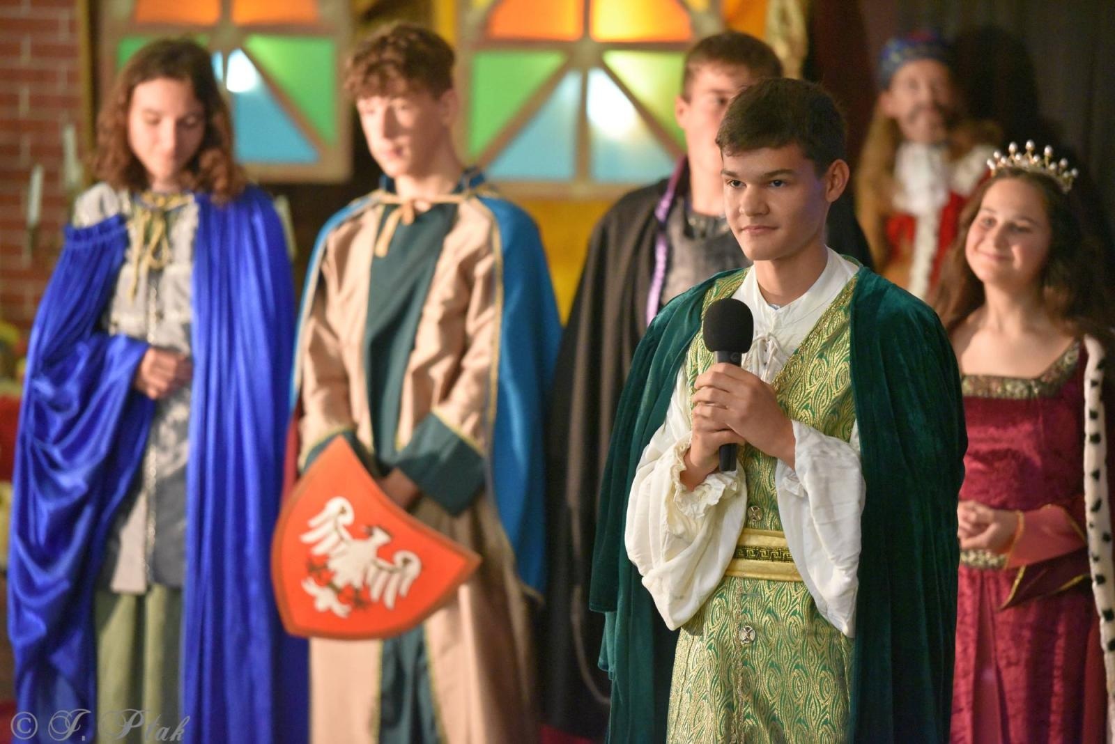 Zdjęcie w galerii na portalu naszraciborz.pl: Urodziny Osiemnastki. 30 lat szkoły w kalejdoskopie wiadomości z regionu