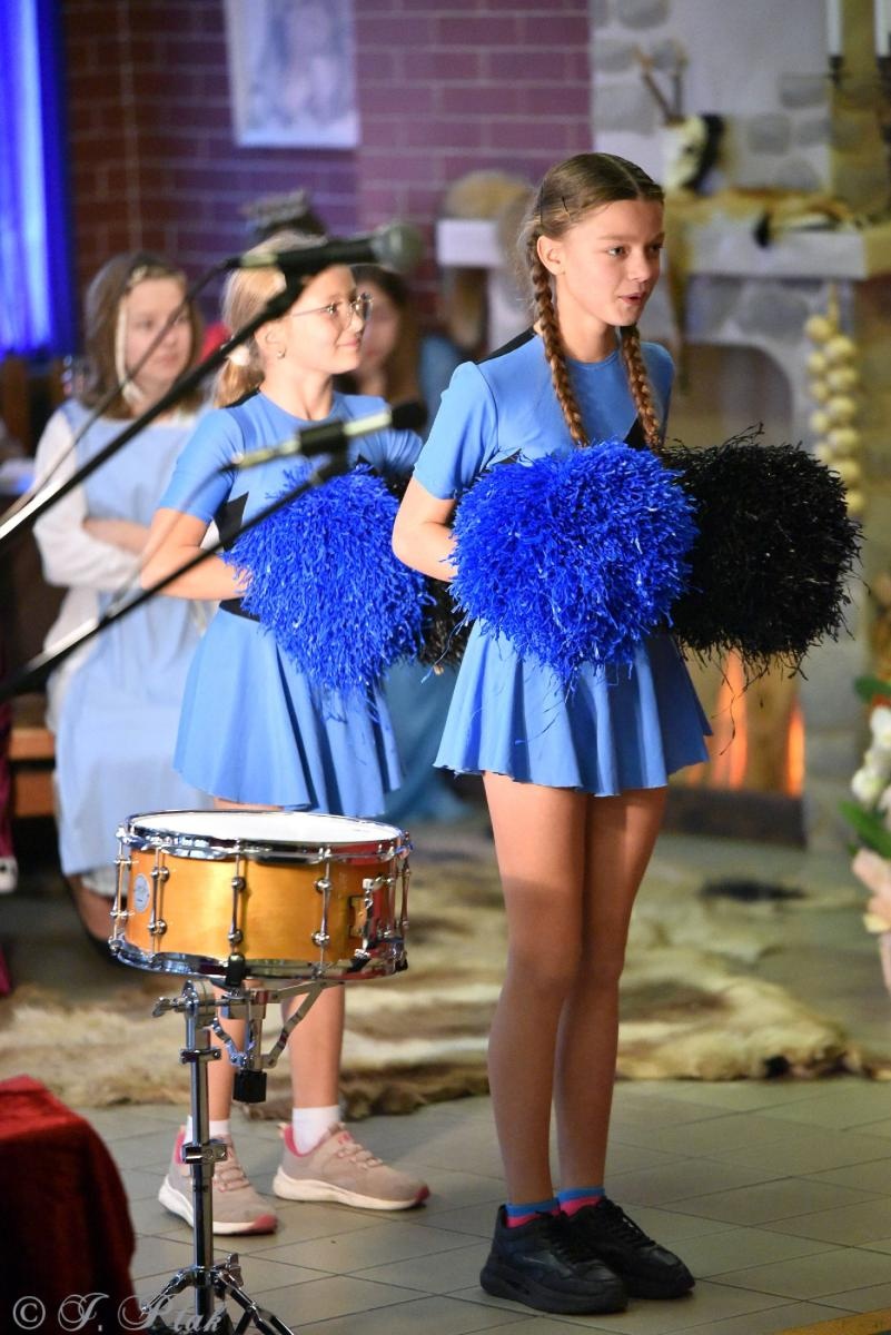 Zdjęcie w galerii na portalu naszraciborz.pl: Urodziny Osiemnastki. 30 lat szkoły w kalejdoskopie wiadomości z regionu